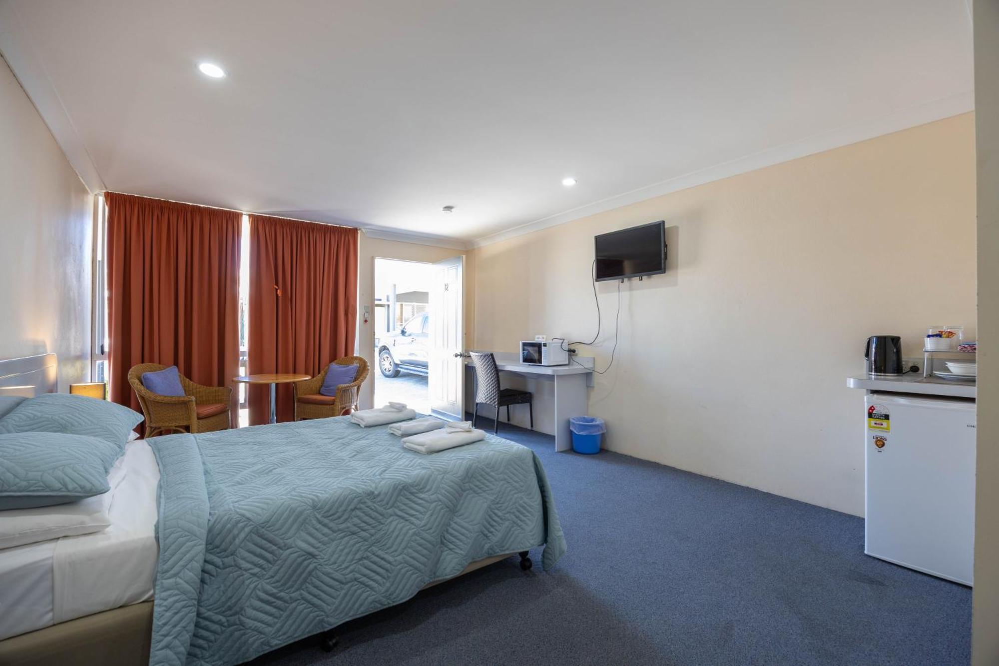 Alexander Motel Warwick Bagian luar foto