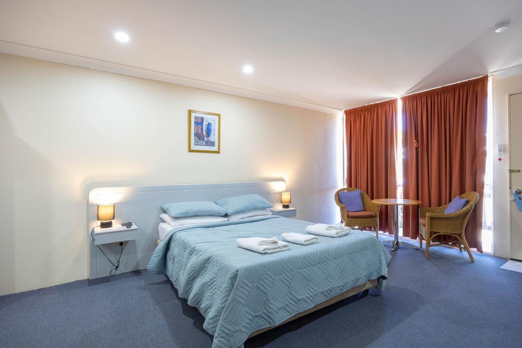 Alexander Motel Warwick Bagian luar foto