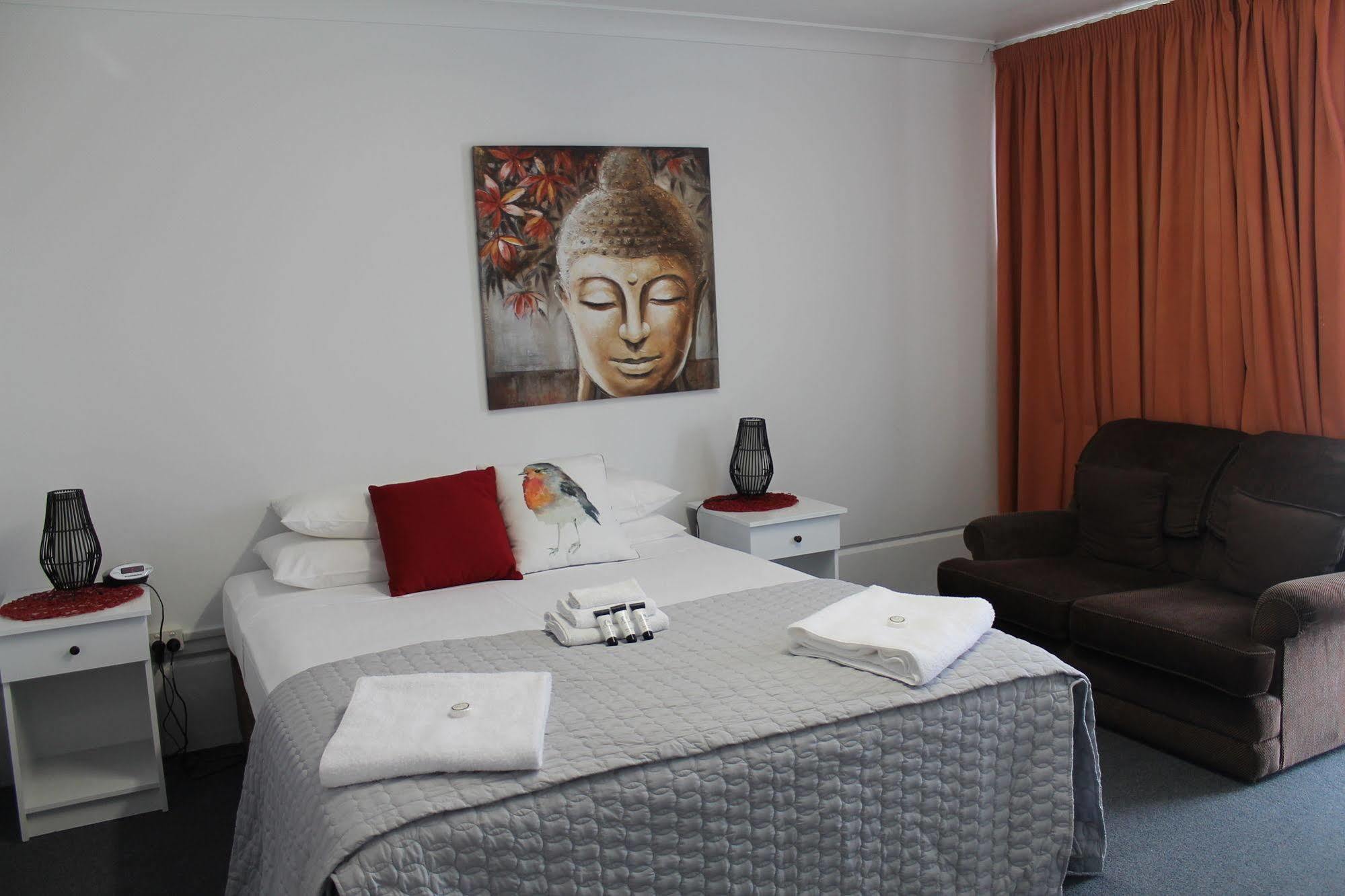 Alexander Motel Warwick Bagian luar foto